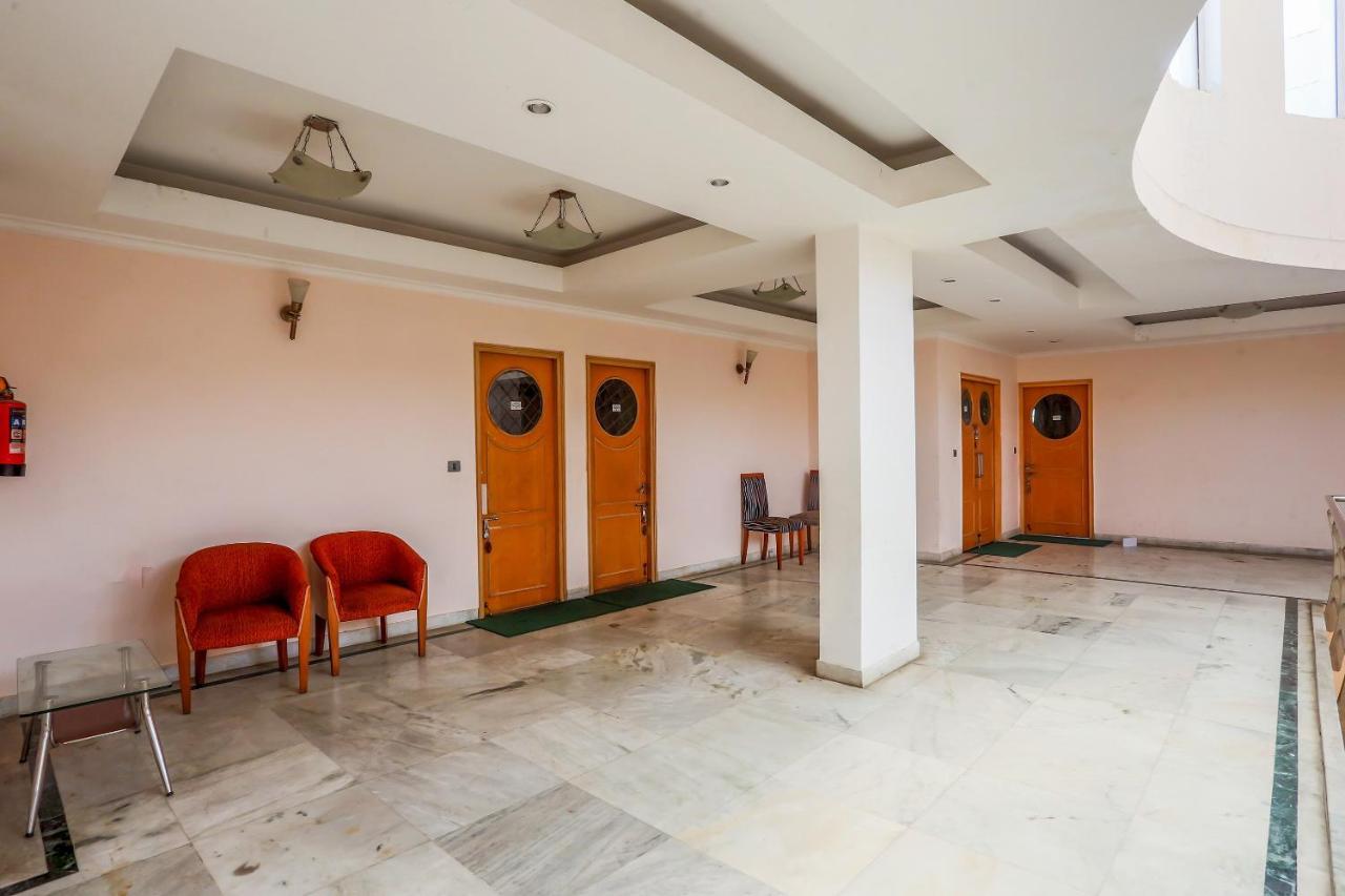 Отель Oyo 71042 Sahara Estate Горакхпур Экстерьер фото