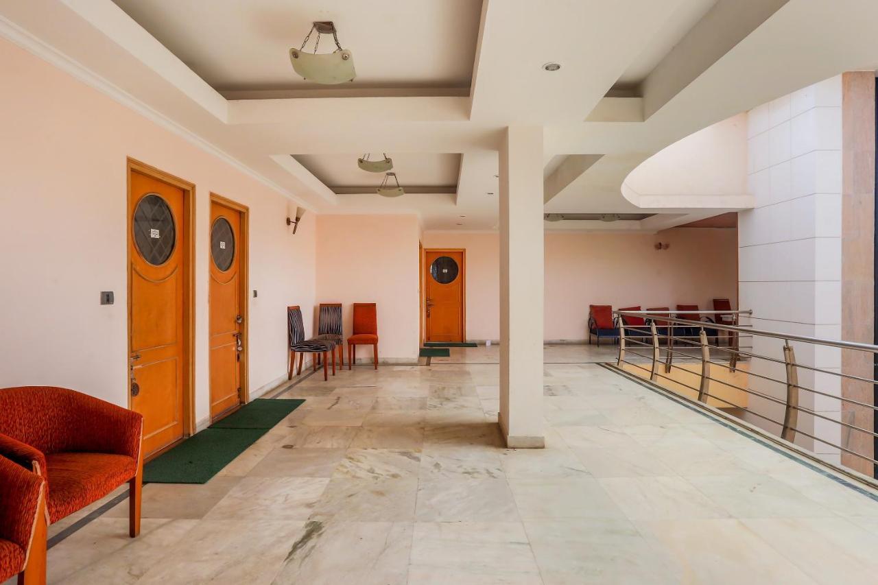 Отель Oyo 71042 Sahara Estate Горакхпур Экстерьер фото